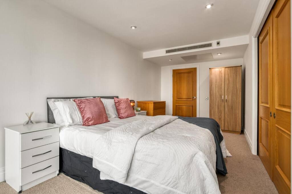 Luxury Living In Paddington, Apartament Londra